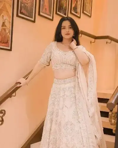 Escort Ichhawar